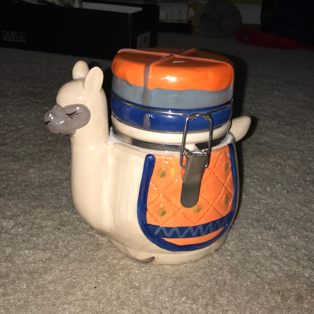 Llama Small storage